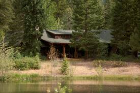 Mazama House | Rainbow Lodge-Lake View in Mazama!