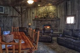 Jamesport Cabin | The Cabin at Woods Crossing
