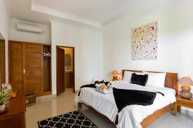 Batu Bolong Bed & Breakfast | PHOENIX bed and breakfast 1