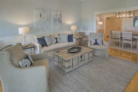 Beach District Apartment | Hannah's Hideout #22