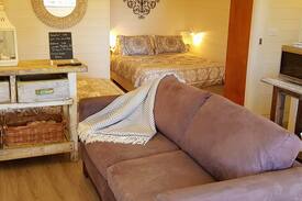 Bilgola Plateau Apartment | Home and Away Stay Unit - Serene Pittwater Views