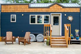 Platteville House | Rustica Retreat Tiny House - Private, Free Parking