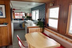 Wallingford Boat Rental | Iconic paddlewheeler houseboat - Banjo!