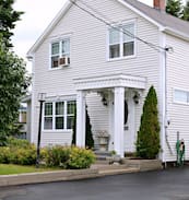 Dalhousie House | The Barbour Inn... Sur/On la Baie-des-Chaleurs