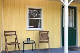 Erwin House | The Noli Nook - Riverfront Cabin