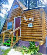 Mountainaire Cabin | KYLIE'S KABIN, the cutest a-frame in town! Dogs ✓