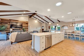 Raskin Estates House | Redfield Resort. Large Pool, Spa, Bbq, Pool Table