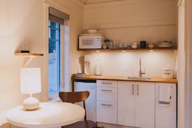 Bowen Island House | Seaview Cottage, Cates Hill, Bowen Island