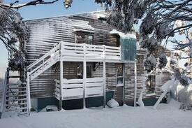 Hotham Heights Apartment | Unit 6 Shamrock Apartments - Quiet ski getaway