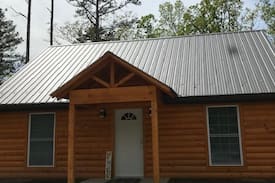Salem House | Paradise in the Pines