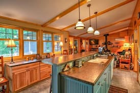 Sarona House | Eagle Bay Lodge on Long Lake 6 bedrooms, 14 beds