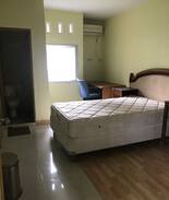 Purwokerto House | Ruko kuning KOS sae harga terjangkau