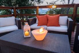 White River House | Nut Grove Manor - Flamboyant Suite