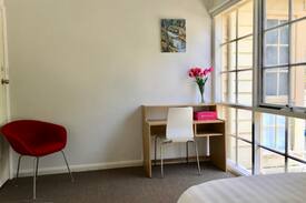Balwyn North House | Close to Balwyn High School * 2 Single Beds