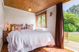 Opunake Cabin | FOX COTTAGE - NZ BACH OF THE YEAR 2018