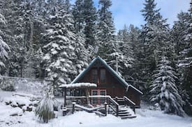 Mayne Island Cabin | Ravens Ridge cottage, 15 acres of private forest