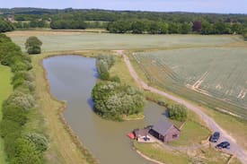 Scaynes Hill House | Lakeside Retreat- A completely secluded cabin