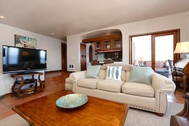 Avalon Apartment | Luxurious Villa w/ Spectacular Views, Fireplace, Romantic Private Balcony - Hamilton Cove Villa 3-19