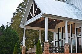 Scottsboro House | Farmhouse on the Lake
