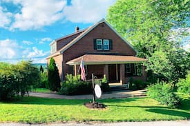 Hermann House | French Hill- Amazing location with the best views!