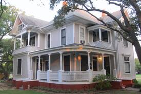 Calvert Bed & Breakfast | The Pin Oak Bed and Breakfast