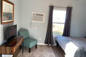 Biloxi Cabin | Gil’s Bayou Cottage! Heart of Ocean Springs!