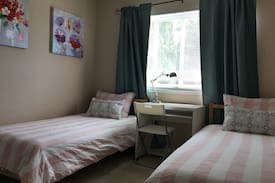 Milpitas House | Cozy two twin beds room 温馨舒适双床房