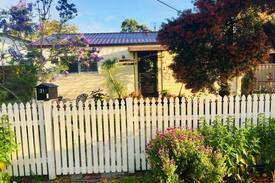 Sanctuary Point Cabin | "Lilyvale Cottage"