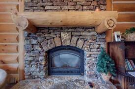 Ferndale Other | Luxury Private Log Cabin Getaway w/ Hot Tub