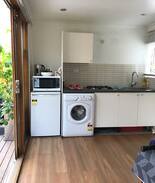 Flemington House | Studio Unit, private, close to tram, train, city