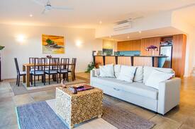 Arthurs Seat Villa | BALI IN MORNINGTON - Oceanview House