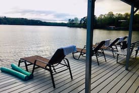 Arley Cabin | Enchanting Cabin/Cottage on Beautiful Smith Lake