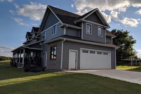 Marion County Other | New Flint Hills Private Farm Home Retreat