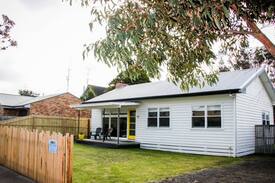 Apollo Bay House | MOORE BEACH HOUSE... Free WiFi