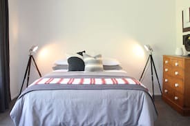 Alexandra House | All Vintage - Earnscleugh, Central Otago getaway