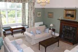 Carlisle House | Glingerbank, Sleeps 30, Pets allowed, Hottub, Lift