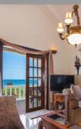 Island Harbour Villa | Villa Elegante Overlooking the Ocean