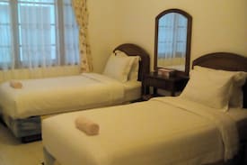 Pakem Villa | Villa Le Jardin Kaliurang (ENTIRE VILLA)