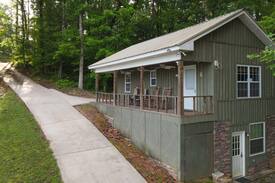 Munford Cabin | Secluded Cabin on Private Lake Robin-Dog Friendly