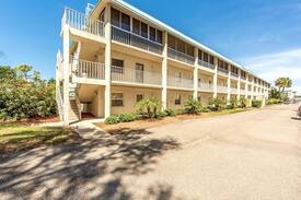 Maximo Apartment | Bright 2 bed/2.5 bath near Eckerd College, Beach