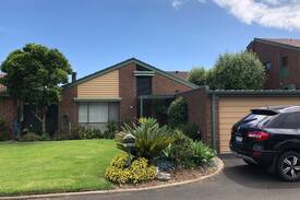 Cheltenham House | Beautiful modern house in cheltenham near beach