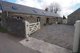 Llanrhidian Higher Cabin | Luxury Barn conversion - Oak Barn, Crwys Farm