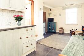 Penzance Cabin | Peace and Plenty Cottage, Gwynver, near Sennen.