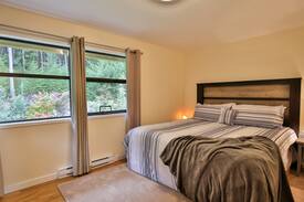 Salt Spring Island Apartment | OceanView GetAway - Eagles Nest Suite
