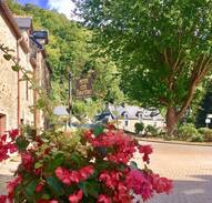 Lehon House | Quai du Val - A Peaceful, Riverside Holiday Home.