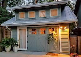West Plaza House | Fungalow Guesthouse in West Plaza