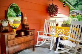Lake Lure House | Crimson Cottage Guest Suite, Pets Welcome!