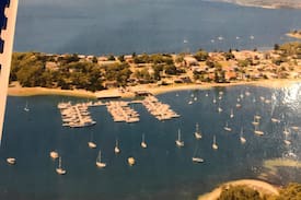 Soldiers Point Boat Rental | Unique Houseboat Getaway - Port Stephens