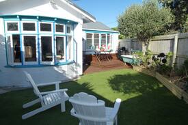 Lyall Bay House | Ngaru Cottage Lyall Bay