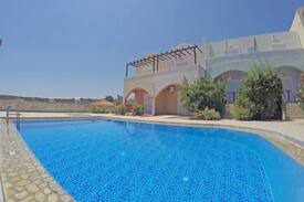 Chorafakia Villa | KRI-KRI Cottage Pool and Mountain view